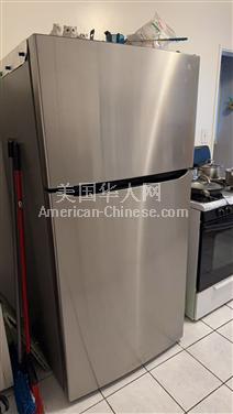 LA帕萨迪纳沙发$25 冰箱 $200